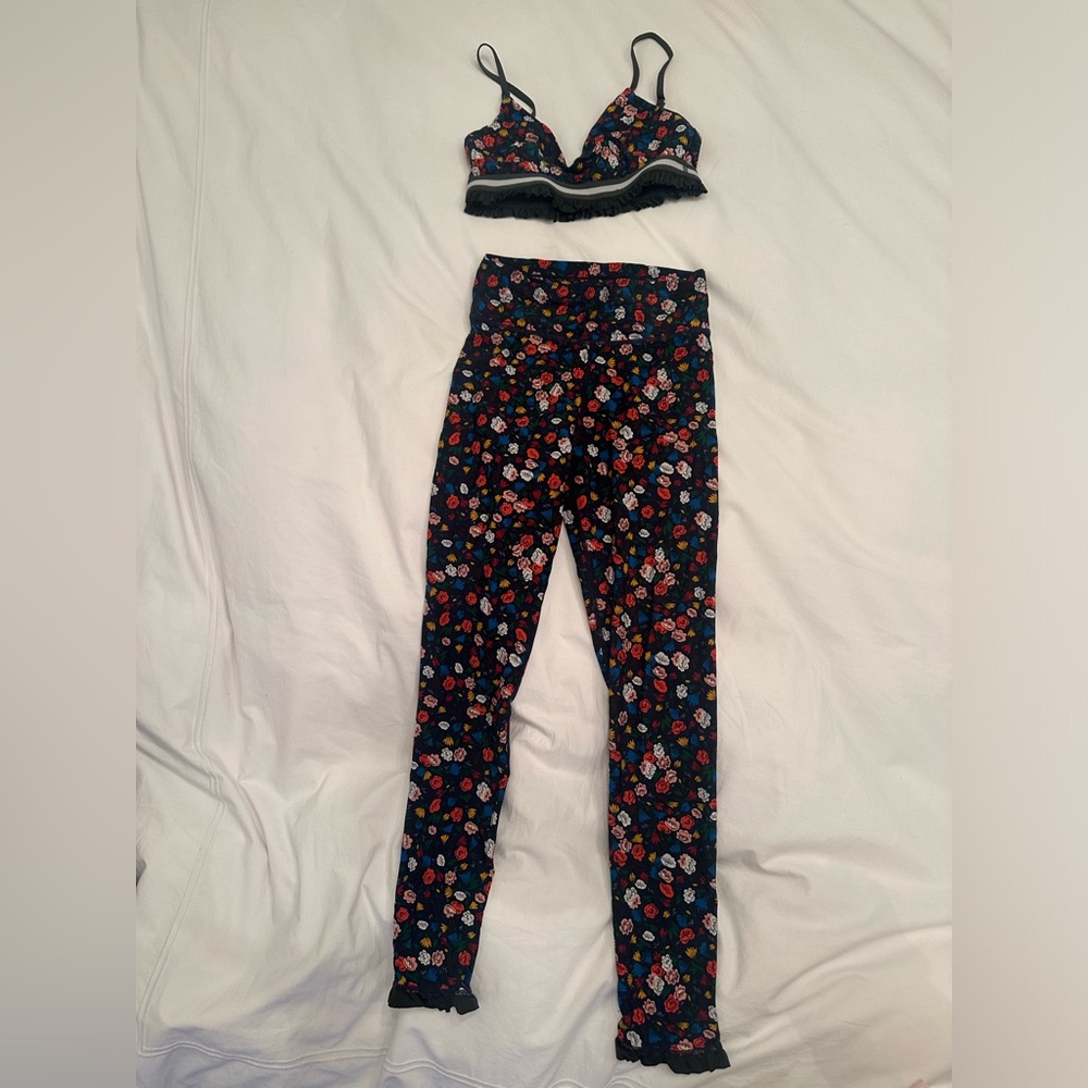 The upside floral legging / bra set